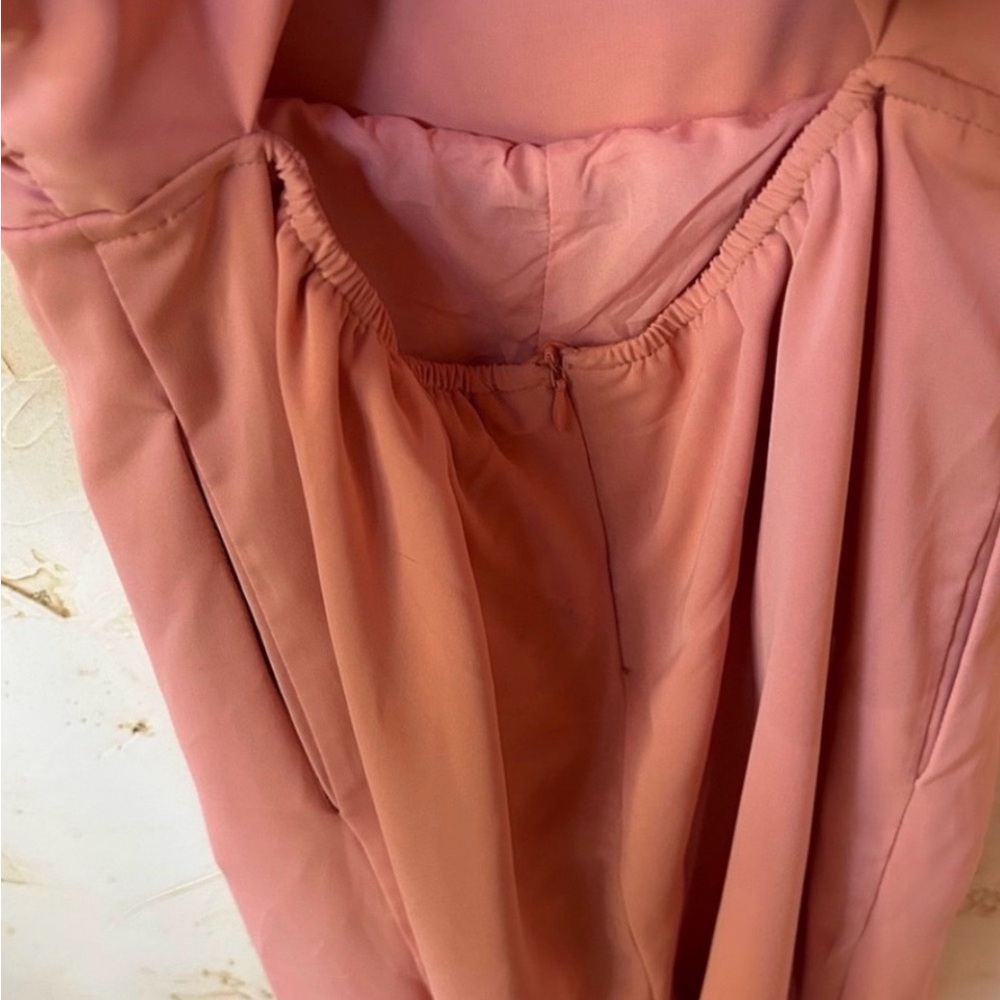 Boutique Coral Wide Leg Jumpsuit Open Back Pockets Flowy Dressy Bridal Shower M - Picture 8 of 9